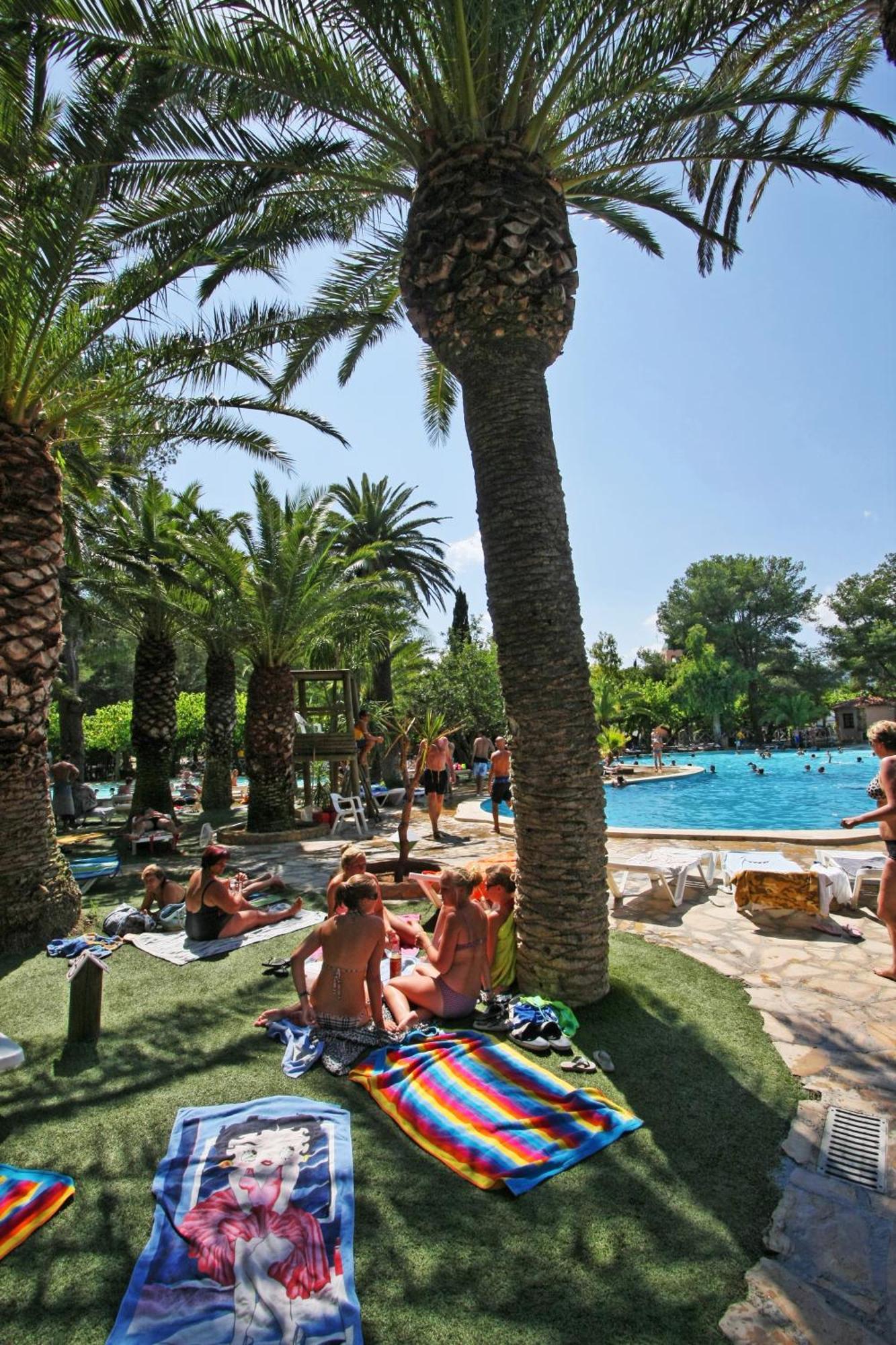Camping & Resort La Torre Del Sol Miami Playa Екстер'єр фото